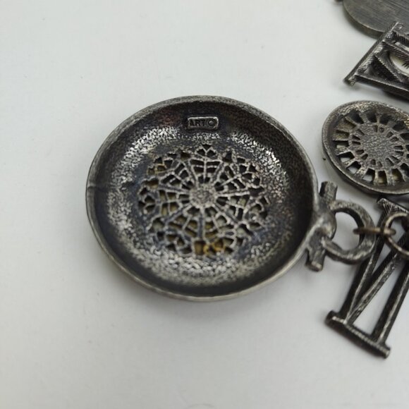 ART Arthur Pepper 13 Timepiece Clock Charm Bracelet Silver Tone Chunky 7.5" VTG - Picture 13 of 15